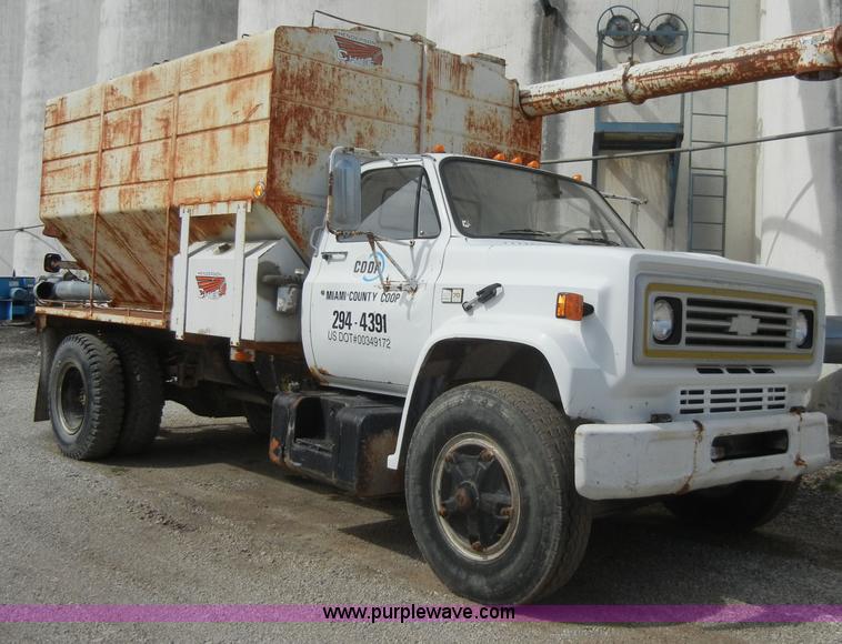 image for item C4205 1987 Chevrolet Kodiak C70 feed truck