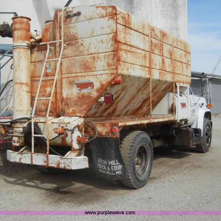 image for item C4205 1987 Chevrolet Kodiak C70 feed truck