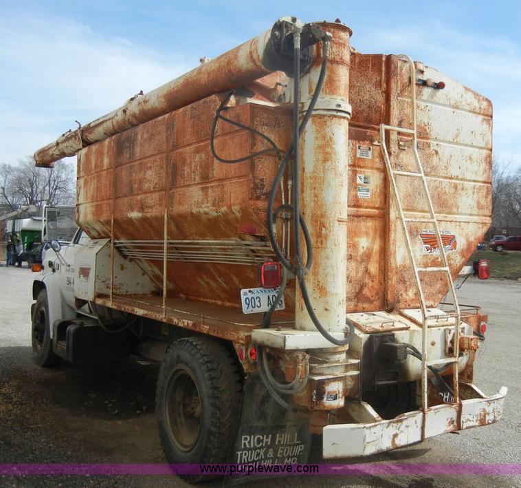 image for item C4205 1987 Chevrolet Kodiak C70 feed truck