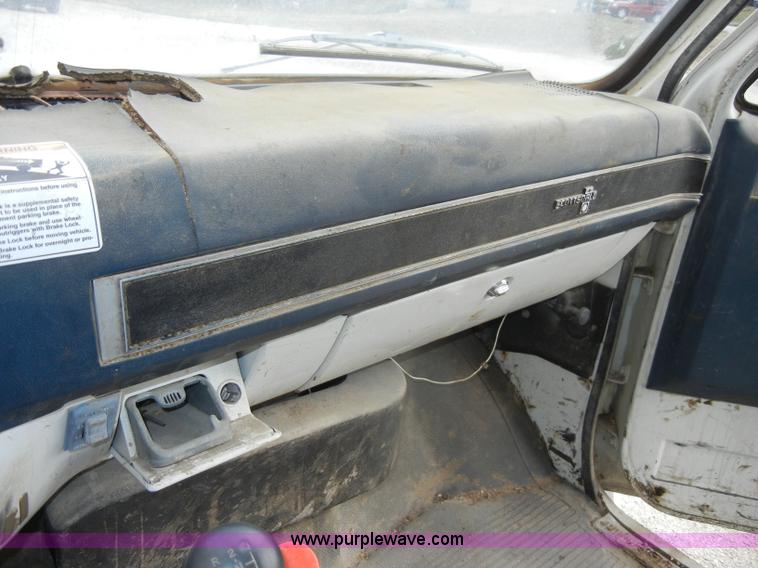 image for item C4205 1987 Chevrolet Kodiak C70 feed truck
