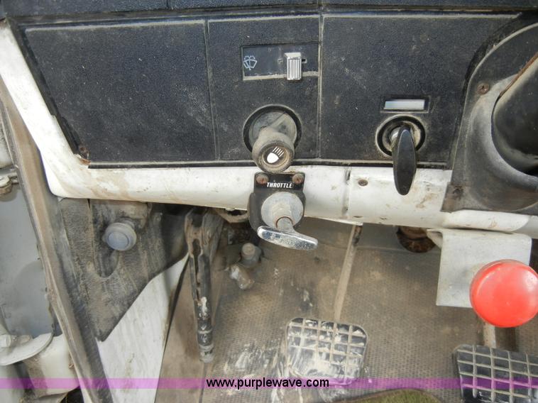 image for item C4205 1987 Chevrolet Kodiak C70 feed truck