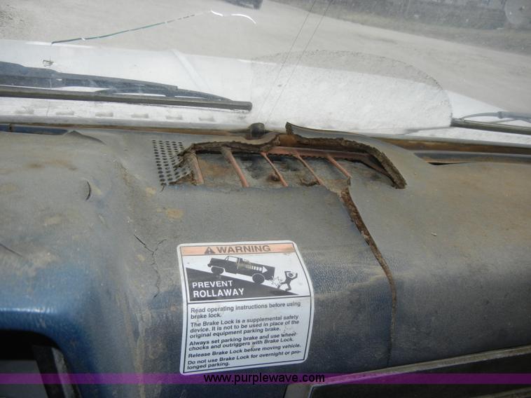 image for item C4205 1987 Chevrolet Kodiak C70 feed truck