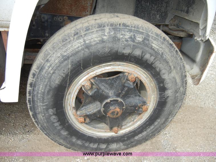 image for item C4205 1987 Chevrolet Kodiak C70 feed truck