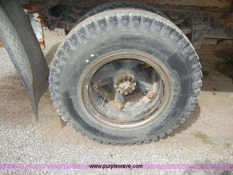 image for item C4205 1987 Chevrolet Kodiak C70 feed truck