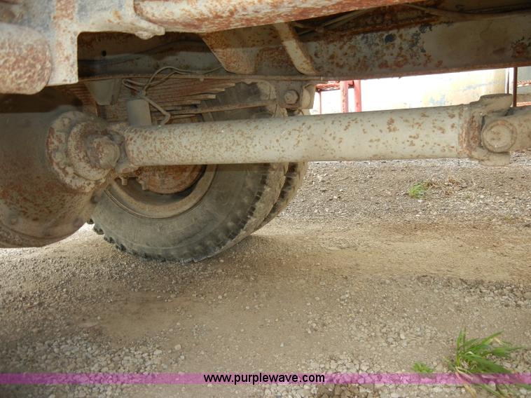 image for item C4205 1987 Chevrolet Kodiak C70 feed truck