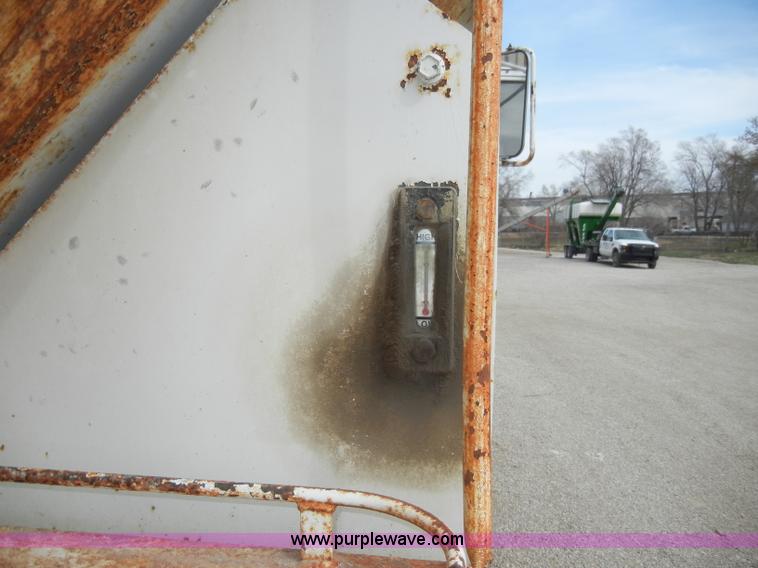 image for item C4205 1987 Chevrolet Kodiak C70 feed truck