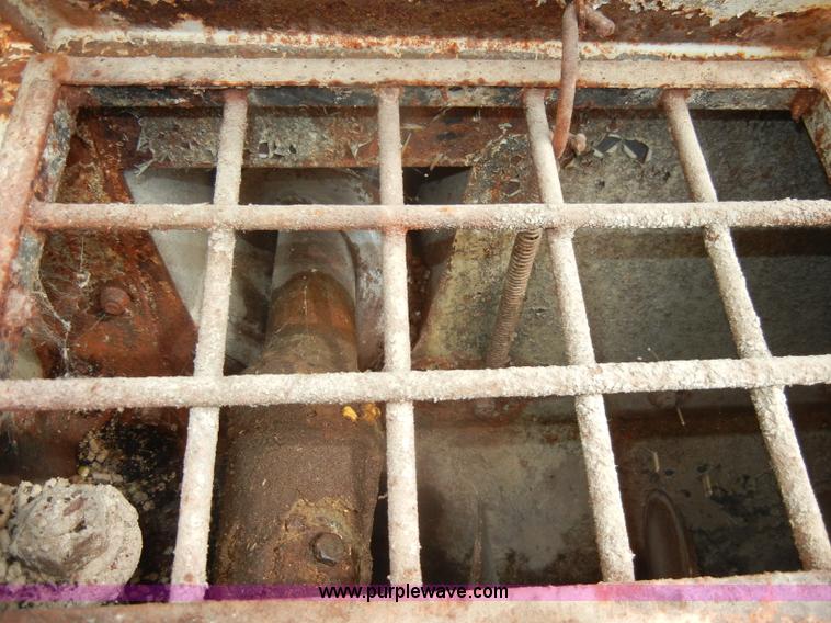 image for item C4205 1987 Chevrolet Kodiak C70 feed truck