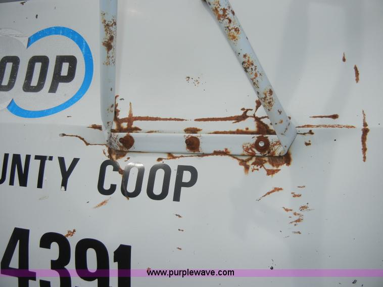 image for item C4205 1987 Chevrolet Kodiak C70 feed truck