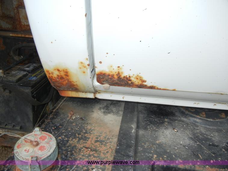 image for item C4205 1987 Chevrolet Kodiak C70 feed truck