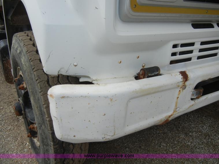 image for item C4205 1987 Chevrolet Kodiak C70 feed truck