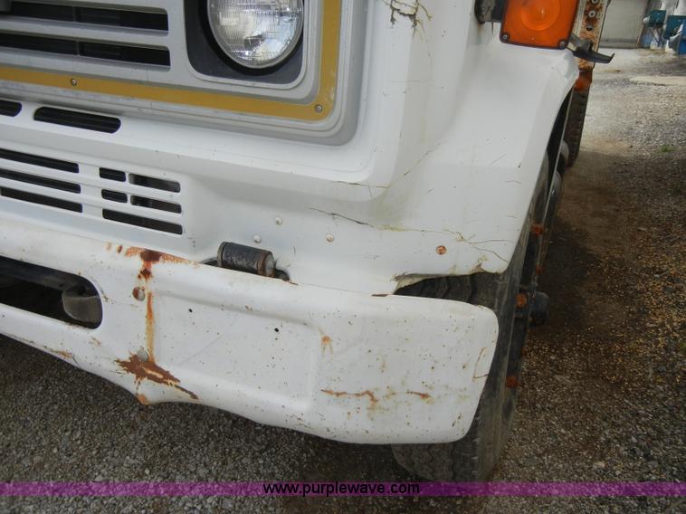 image for item C4205 1987 Chevrolet Kodiak C70 feed truck
