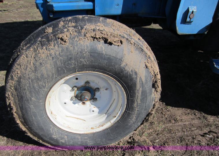 image for item C5290 Ford 6610 tractor with loader