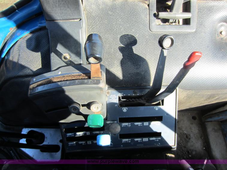 image for item C5290 Ford 6610 tractor with loader