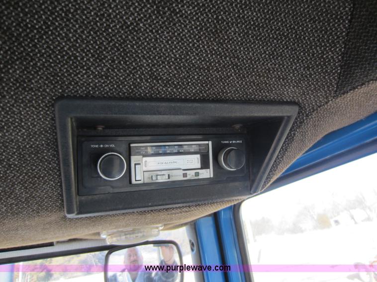 image for item C5290 Ford 6610 tractor with loader