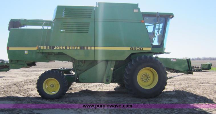 image for item C5325 1991 John Deere 9500 combine