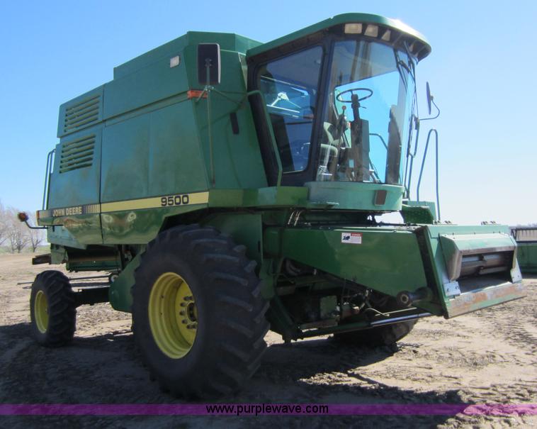 image for item C5325 1991 John Deere 9500 combine