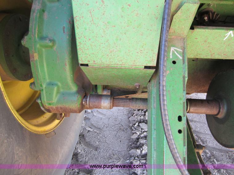 image for item C5325 1991 John Deere 9500 combine