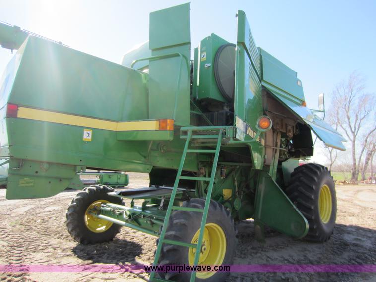 image for item C5325 1991 John Deere 9500 combine