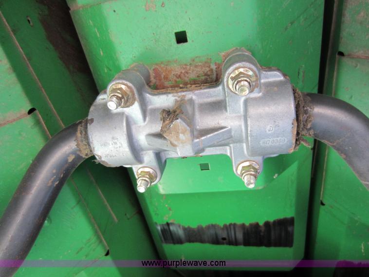 image for item C5325 1991 John Deere 9500 combine