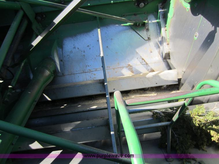 image for item C5325 1991 John Deere 9500 combine