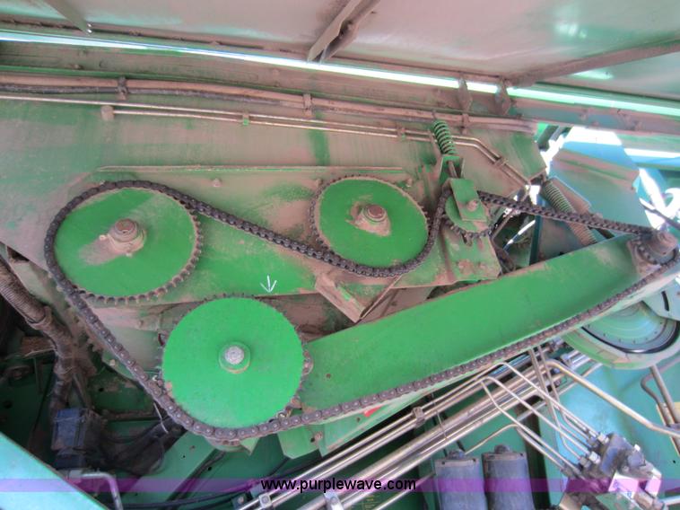 image for item C5325 1991 John Deere 9500 combine