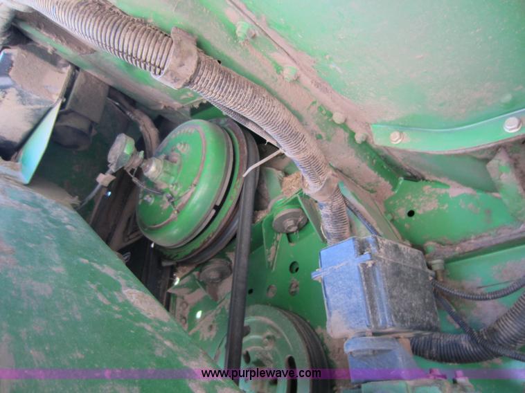 image for item C5325 1991 John Deere 9500 combine