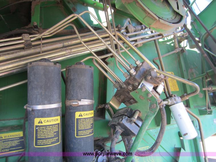 image for item C5325 1991 John Deere 9500 combine