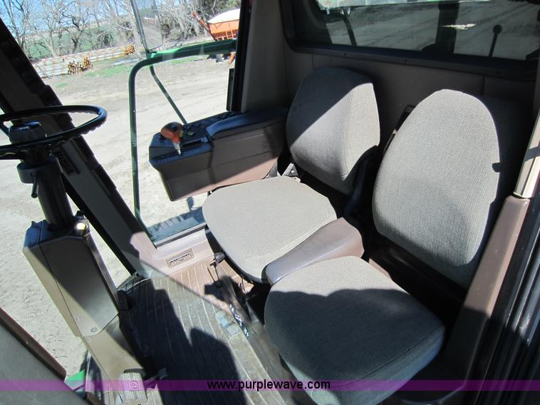 image for item C5325 1991 John Deere 9500 combine