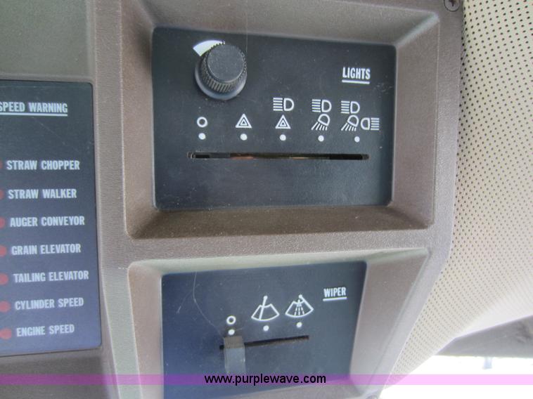 image for item C5325 1991 John Deere 9500 combine