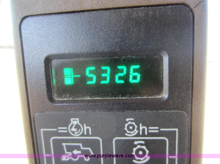 image for item C5325 1991 John Deere 9500 combine