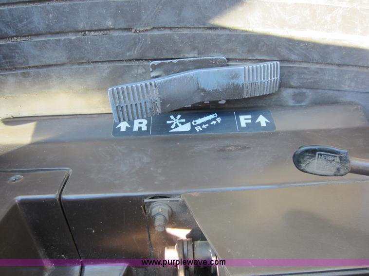 image for item C5325 1991 John Deere 9500 combine