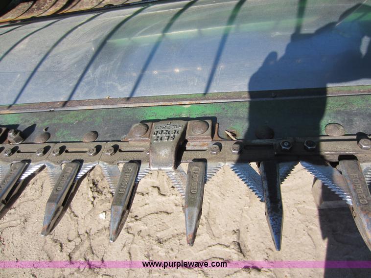 image for item C5327 1998 John Deere 920 flex platform header