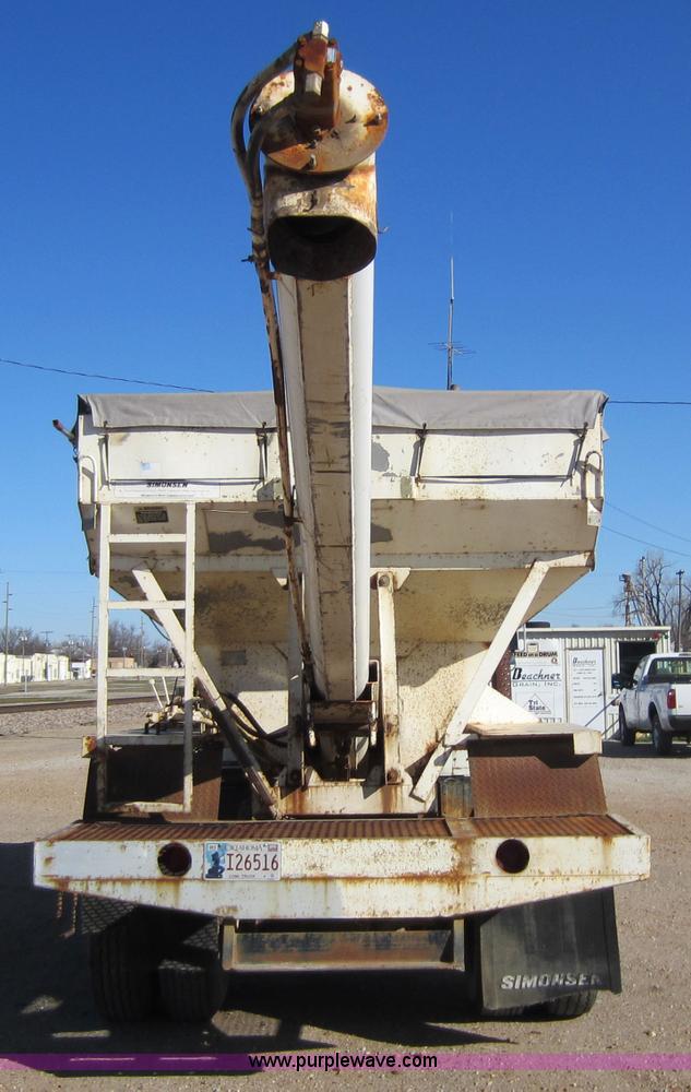 image for item C5336 1986 International S1900 fertilizer tender