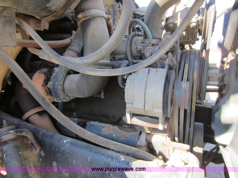 image for item C5336 1986 International S1900 fertilizer tender