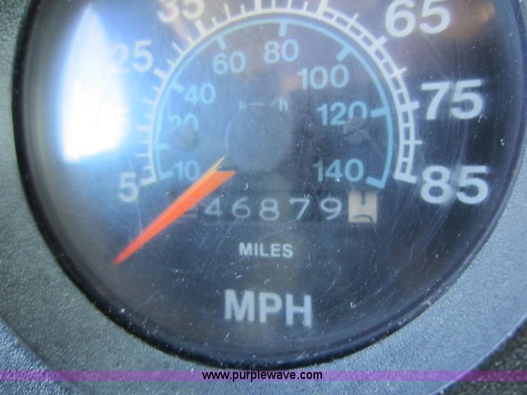 image for item C5336 1986 International S1900 fertilizer tender