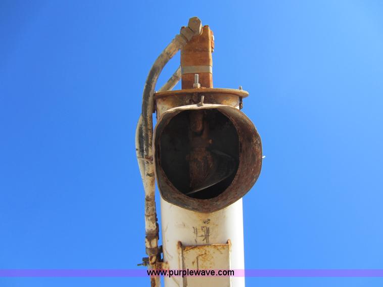 image for item C5336 1986 International S1900 fertilizer tender