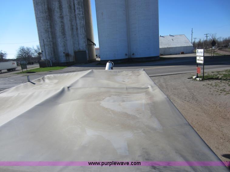 image for item C5336 1986 International S1900 fertilizer tender