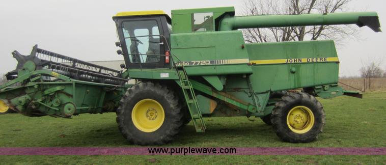 image for item C5351 John Deere 7720 Turbo combine