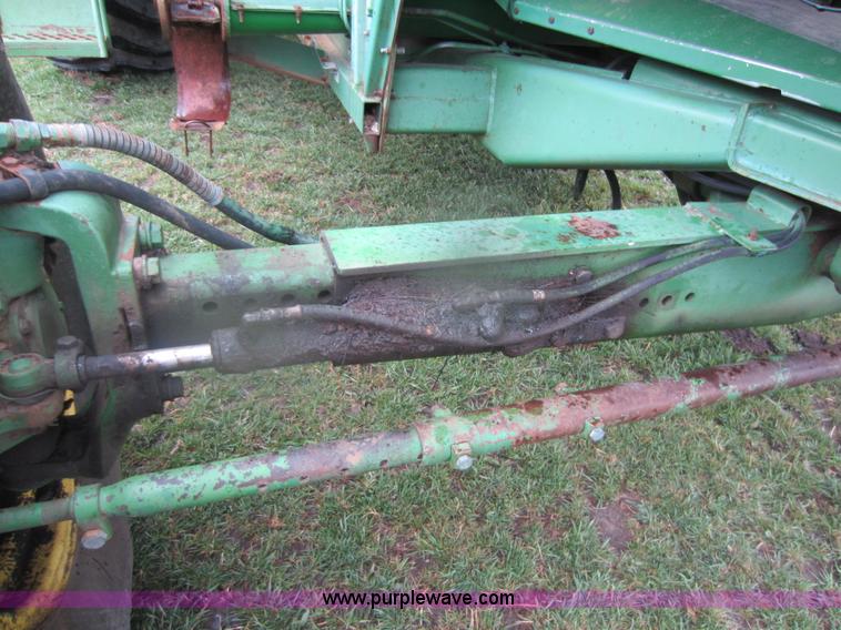 image for item C5351 John Deere 7720 Turbo combine