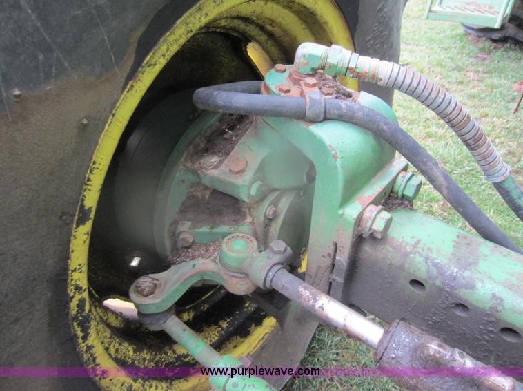 image for item C5351 John Deere 7720 Turbo combine