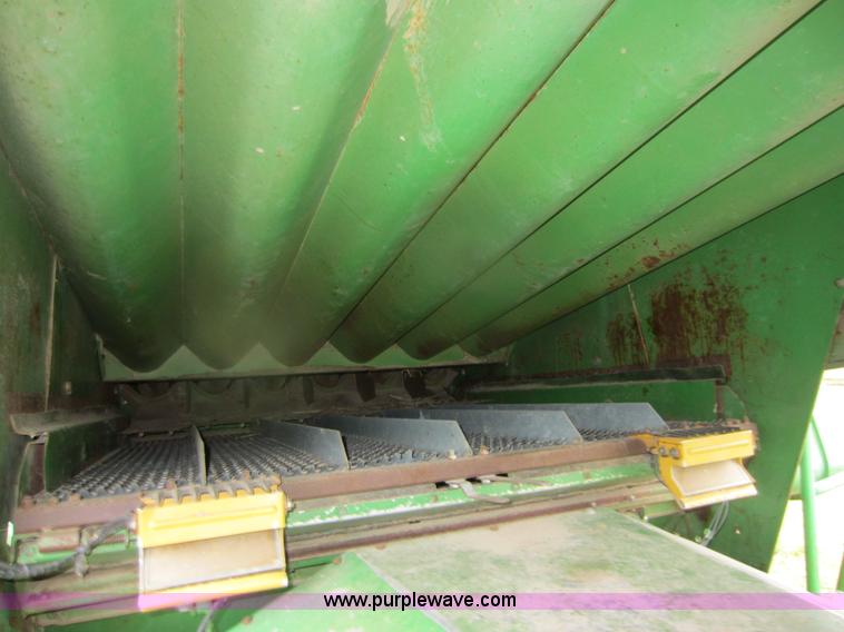 image for item C5351 John Deere 7720 Turbo combine