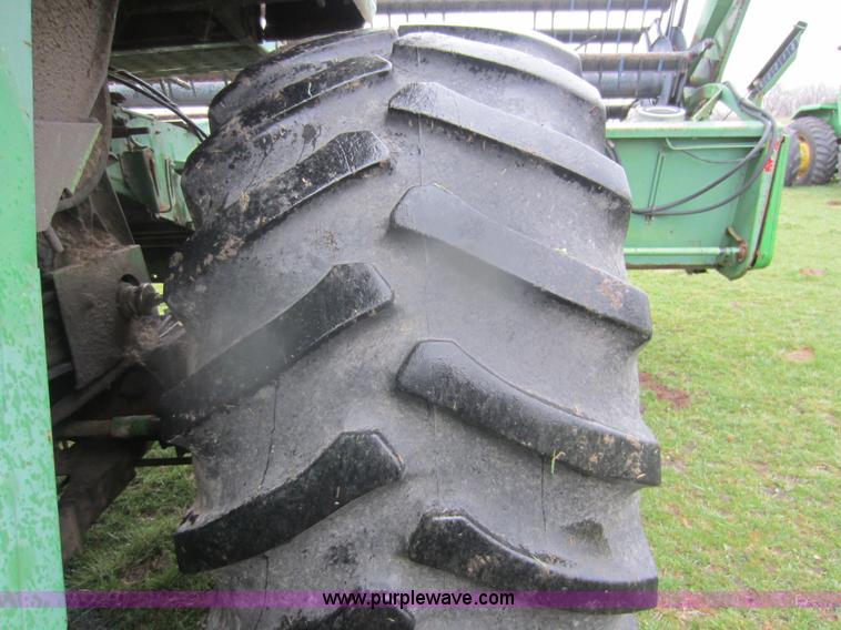 image for item C5351 John Deere 7720 Turbo combine