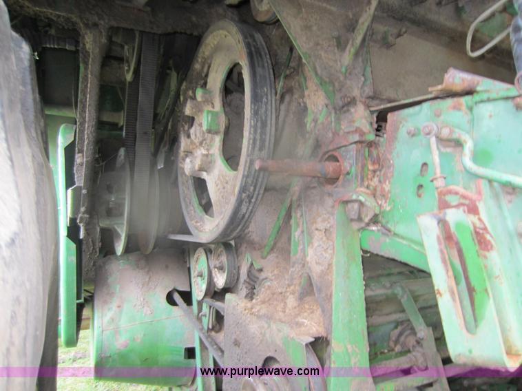 image for item C5351 John Deere 7720 Turbo combine