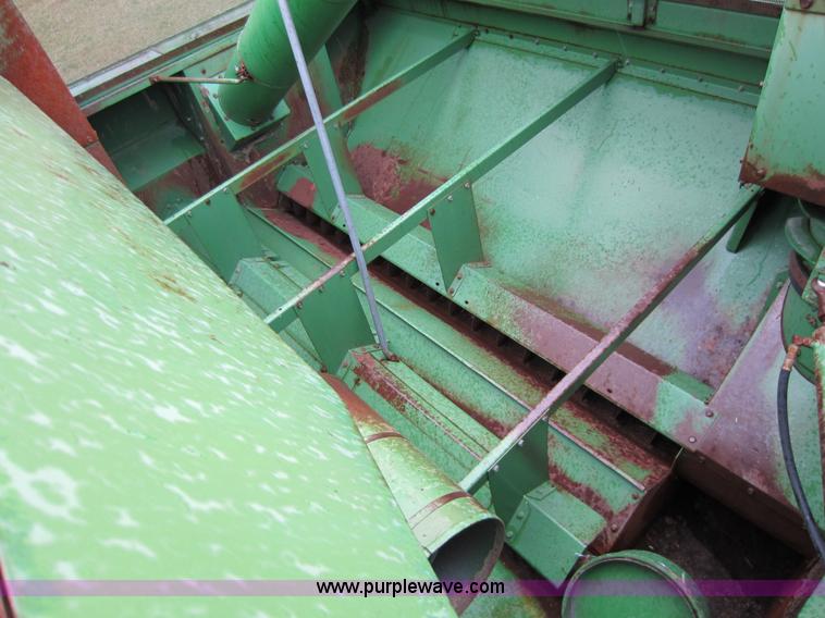 image for item C5351 John Deere 7720 Turbo combine
