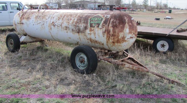 image for item C9637 1,000 gallon water tank
