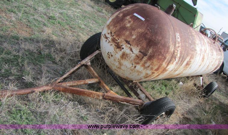 image for item C9637 1,000 gallon water tank