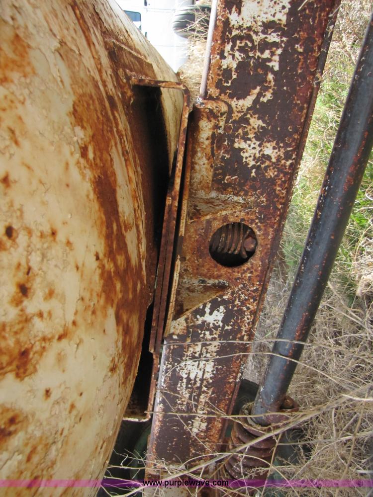 image for item C9637 1,000 gallon water tank