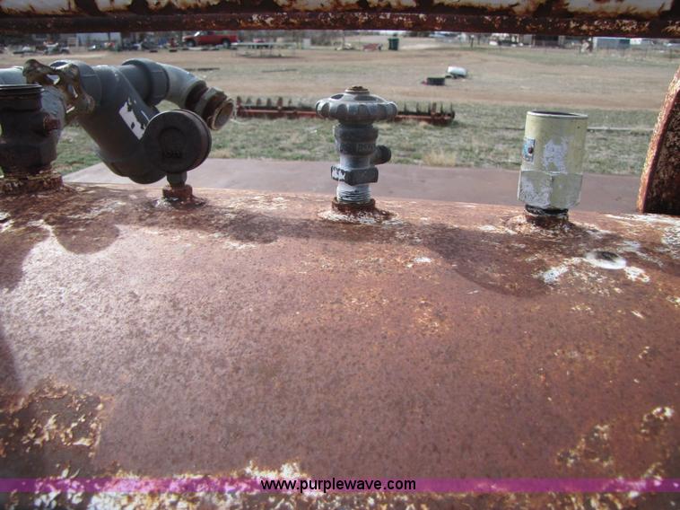 image for item C9637 1,000 gallon water tank