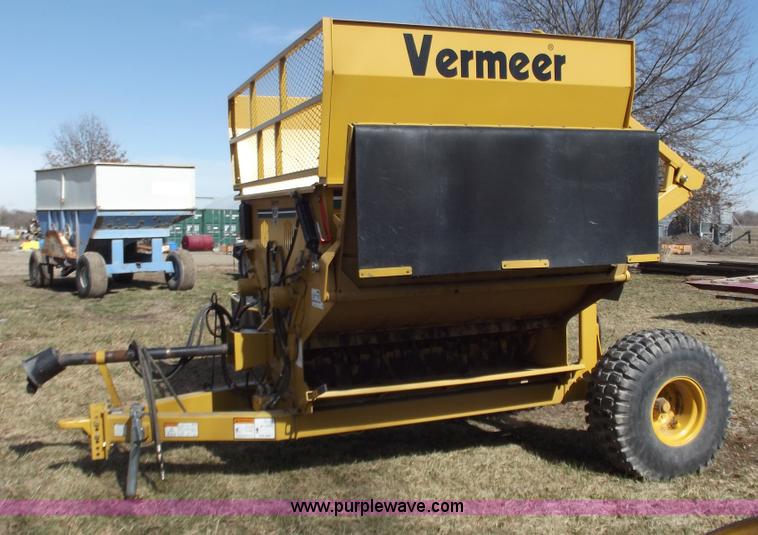 image for item D3513 Vermeer BP7000 bale processor