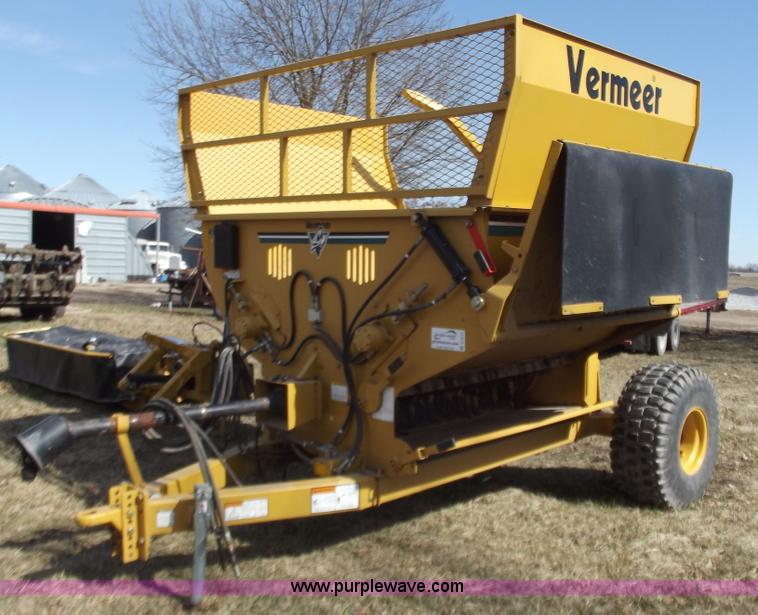image for item D3513 Vermeer BP7000 bale processor
